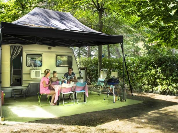 campinglecapanne de juli-auf-dem-campingplatz-in-der-toskana-stellplatz-mit-eigenem-bad 019